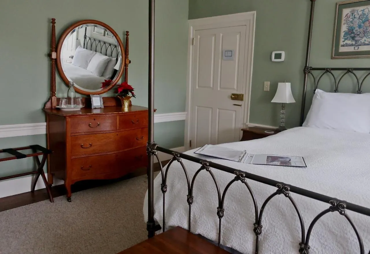 Inn At Glencairn Princeton Bed & Breakfast