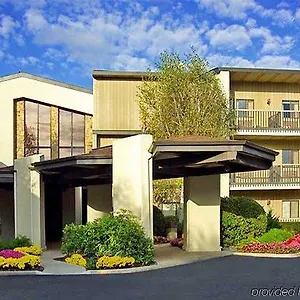 Hotel Long Island, Plainview